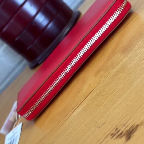 NEW Vera Bradley Red Leather Continental Wallet Goji Berry Red Zip Around Zippy - Picture 5 of 11